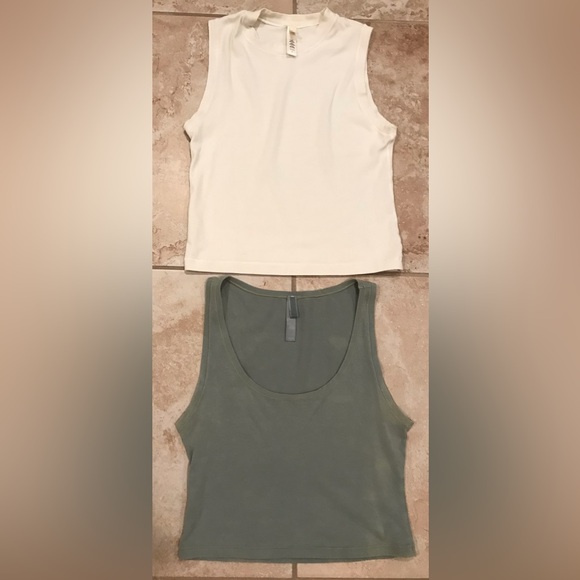 SKIMS & SHEIN Bundle - Women's Tops & Bodysuit - Size Large (Lot of 4 Pieces) - Picture 7 of 17